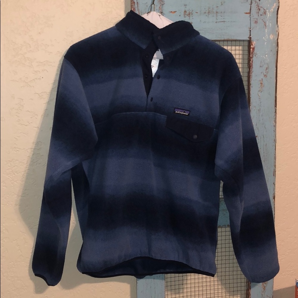 Dark/light blue Patagonia!